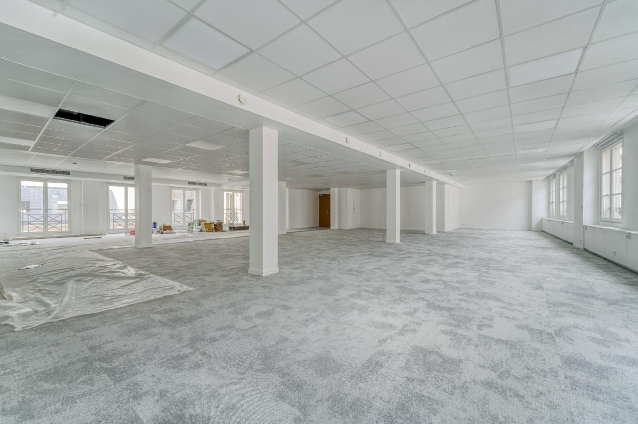 Bureau Paris 2484m² Location bureau Paris OLBUR2120032 10